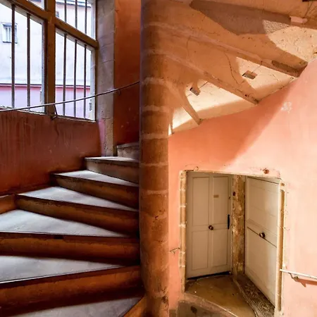 In | Duplex Design Vieux